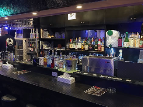 BAR Salt & Peppe R(酒場Bear)